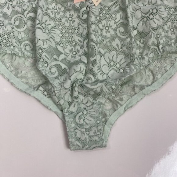 Calvin Klein Faux Fur Hooded Puffer Jacket  Plum Size Medium - Picture 5 of 16